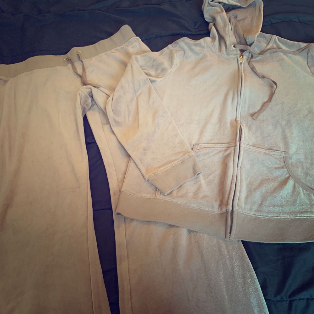 Velour track/sweat suit